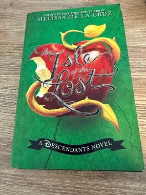 The Isle of the Lost: A Descendants Novel (The Descendants) by Melissa de la Cru